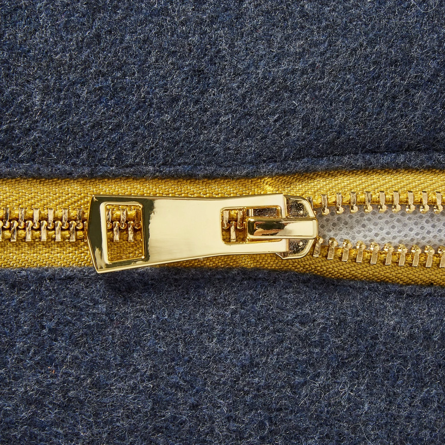 Frisco Faux Felt Zipper Pillow Cat & Dog Bed 7 Frisco Faux Felt Zipper Pillow Cat & Dog Bed - Image 5