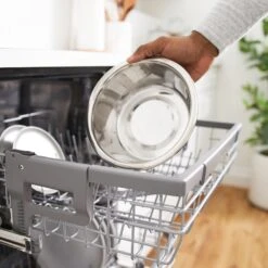 Frisco Triangle Iron Non-Skid Elevated Dog & Cat Bowl -The Pet Haven Shop 257155 PT6. AC SS1800 V1615939314