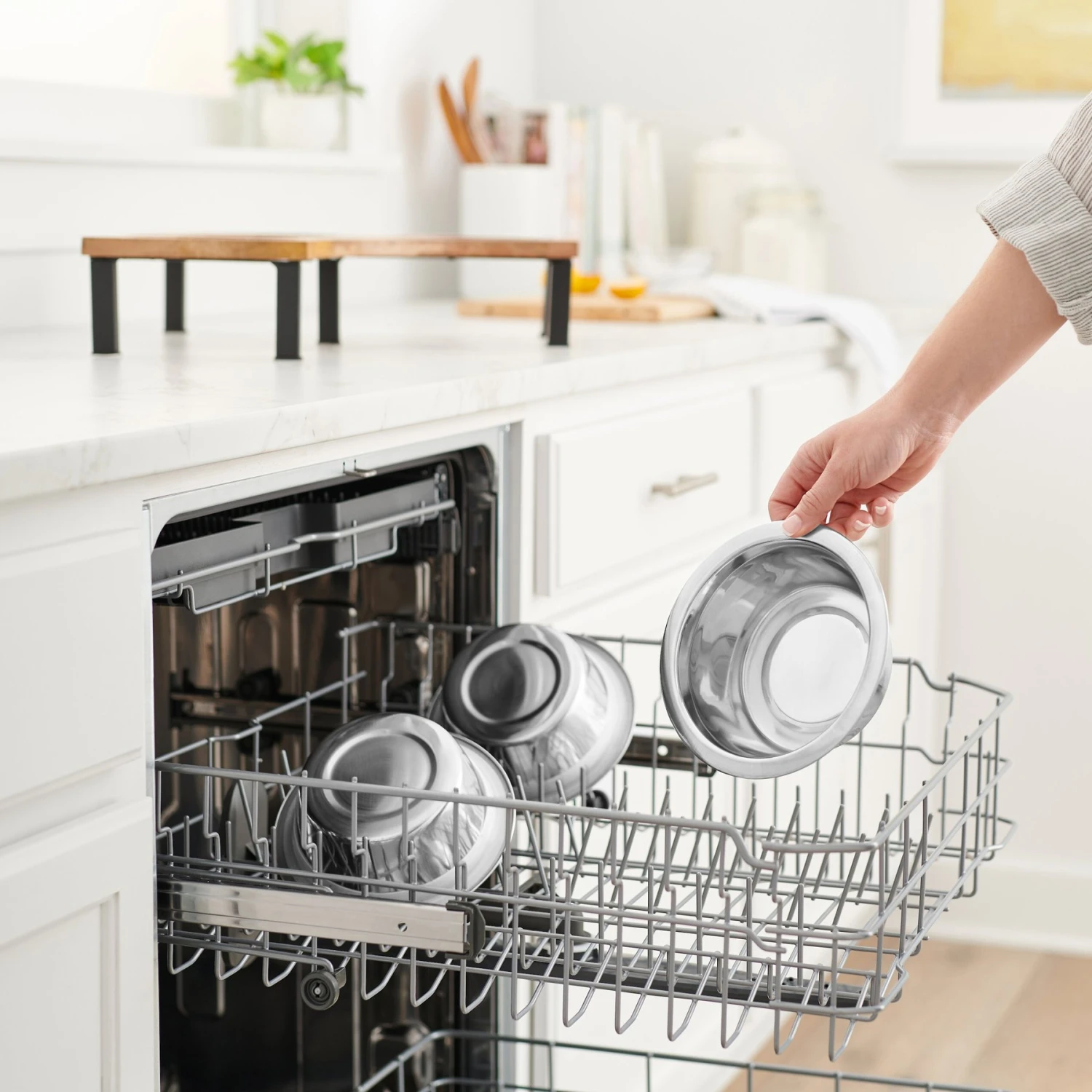 Frisco Multi Pet Feeding Corner Wood 3-Bowls Stainless Steel Dog & Cat Bowl 7 Frisco Multi Pet Feeding Corner Wood 3-Bowls Stainless Steel Dog & Cat Bowl - Image 5